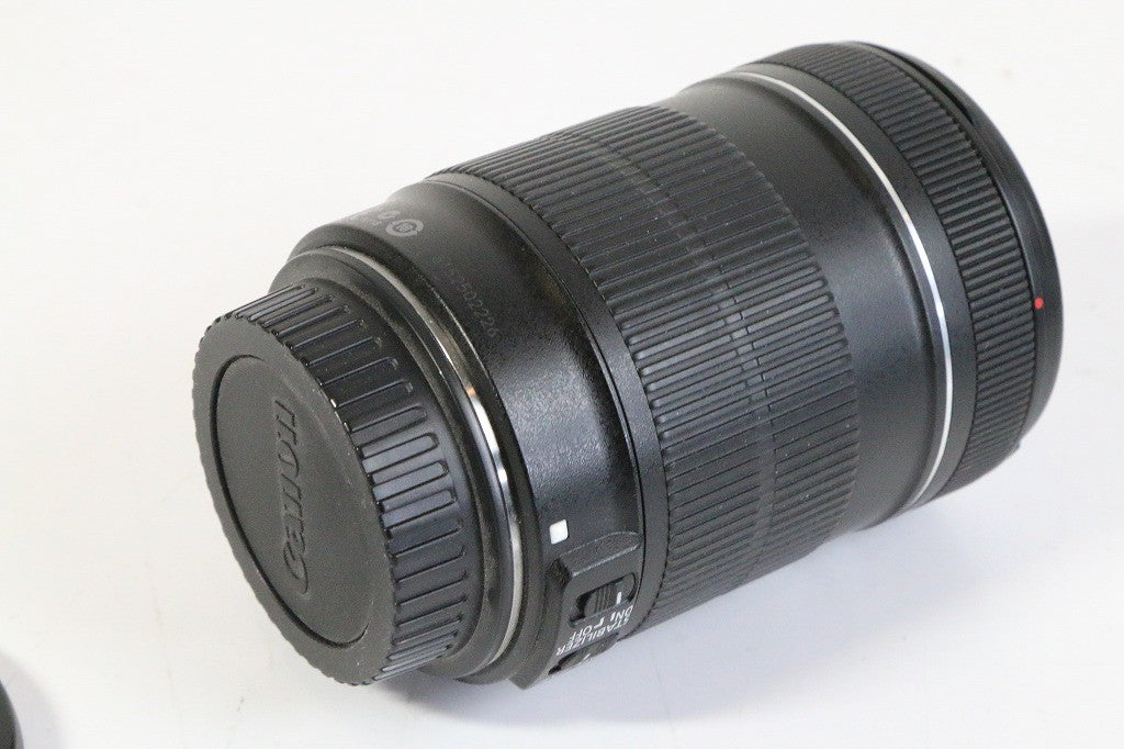 Canon 標準ズームレンズ EF-S18-135mm F3.5-5.6 IS APS-C対応 【中古品】