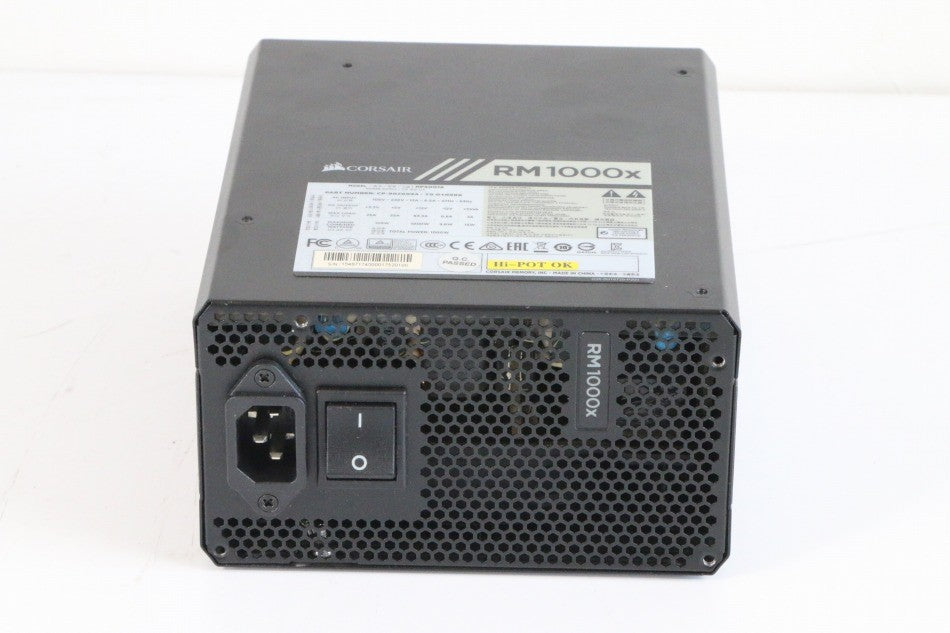 Corsair RM1000x 80PLUS GOLD認証取得 1000W静音電源ユニット PS596 CP-9020094-JP　【中古品】
