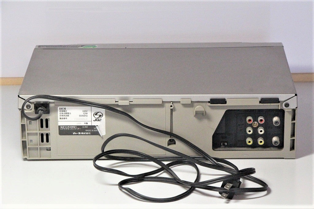 シャープ VHSビデオデッキ VC-HF830　【中古品】