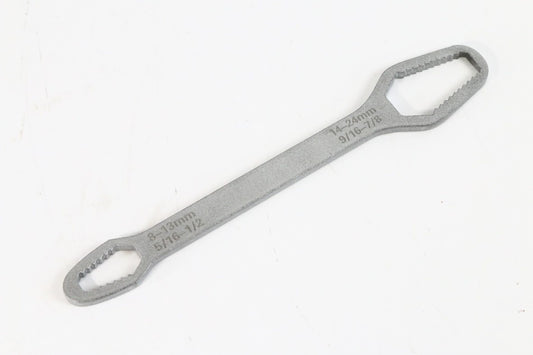 レンチ 両面二頭設計 可変口径 便利工具 8mm-24mmナットに対応 自動車 バイク整備 便利ツール シルバー　【新品】
