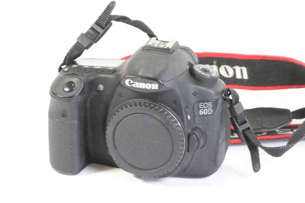 Canon デジタル一眼レフカメラ EOS 60D レンズキット EF-S18-135mm F3.5-5.6 IS 付属 EOS60D18135ISLK　【中古美品】