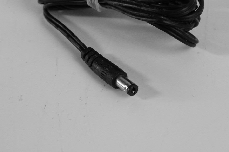 UU324-1220 12V2A　DC形状：センターピン無し←要確認！　【中古品】