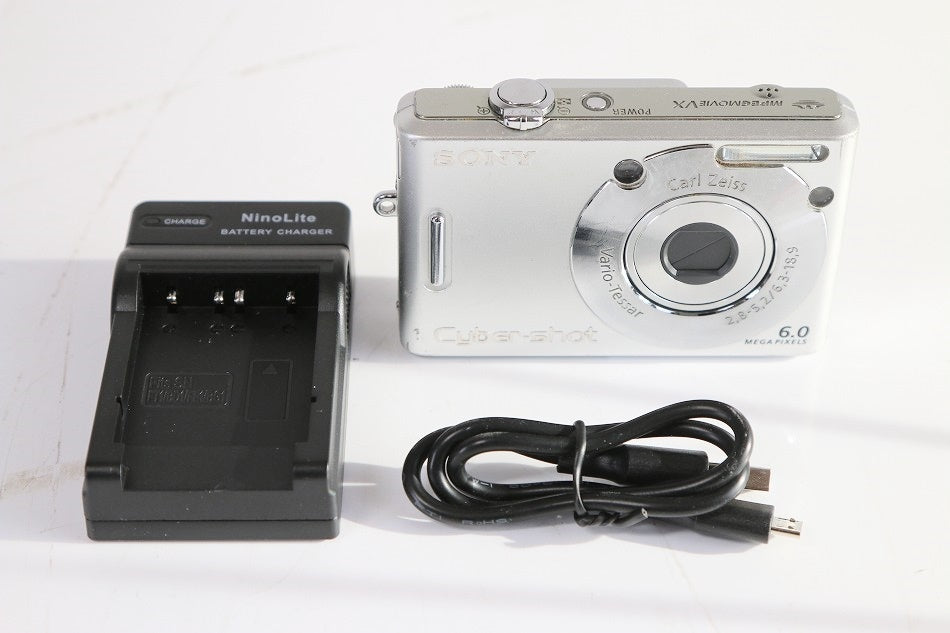 ソニー SONY サイバーショット W30 シルバー DSC-W30/S　【中古品】