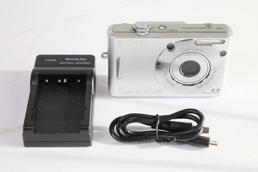 ソニー SONY サイバーショット W30 シルバー DSC-W30/S　【中古品】