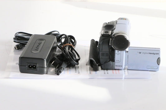 SONY DCR-TRV22K miniDVテープ デジタルビデオカメラ ソニー　【中古品】