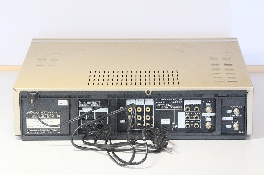 Victor ビクター　S-VHS ビデオデッキ HR-V100　【中古品】