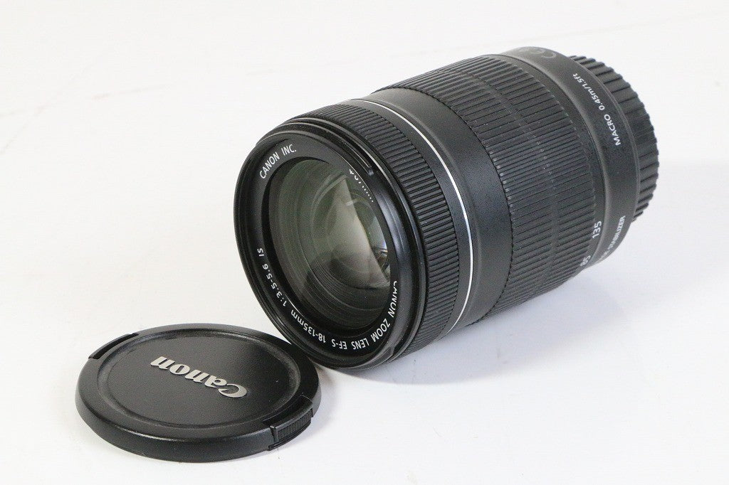 Canon 標準ズームレンズ EF-S18-135mm F3.5-5.6 IS APS-C対応　【中古品】