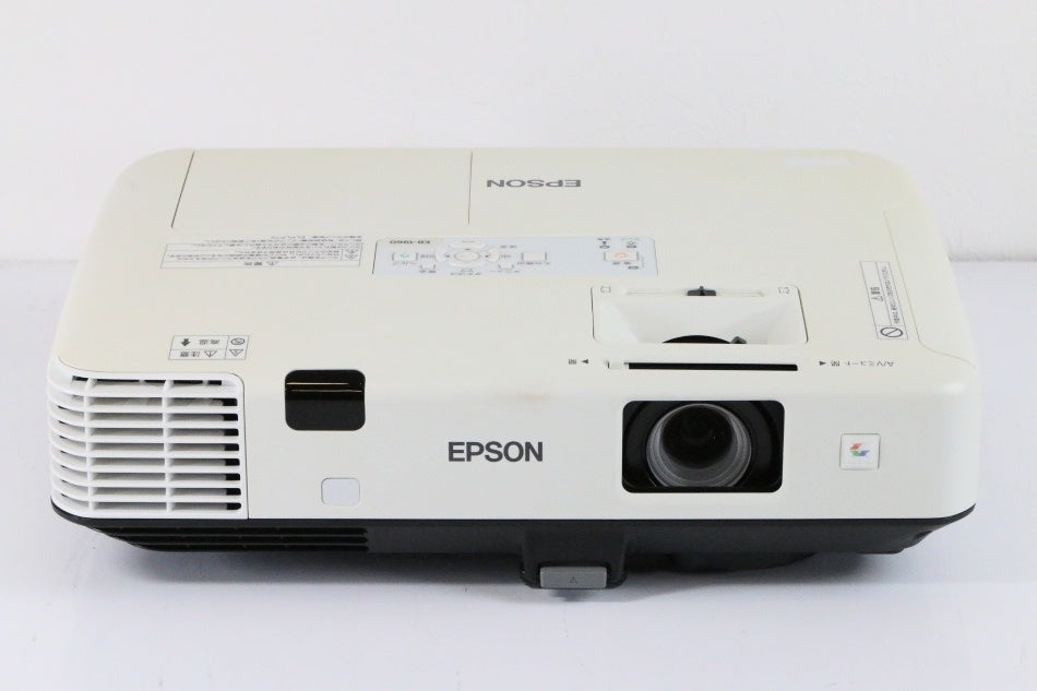 EPSON プロジェクター EB-1960 5,000lm XGA 3.7kg　【中古品】