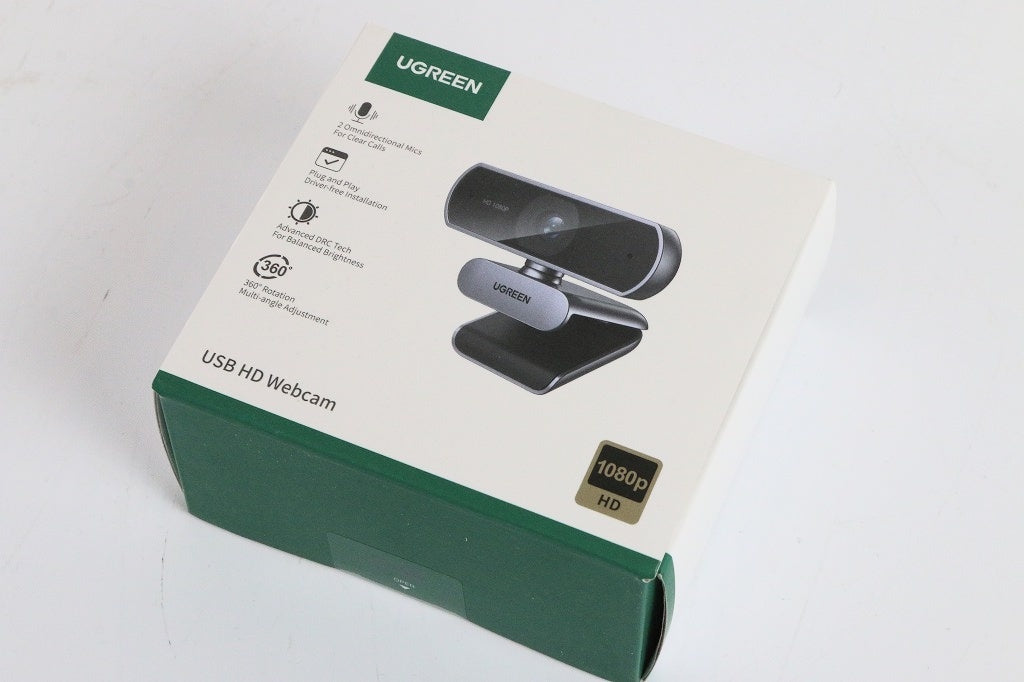 UGREEN ウェブカメラ USB Webカメラ フルHD 1080P 200万画素 マイク内蔵 自動光補正 85°超広視野角 PC カメラ クリップ/スタンド式 Windows 7/8/8.1/10/11 Mac OS Zoom/Teams/Skype/ライブ配信用 在宅勤務・授業・会議用　【中古未開封品】