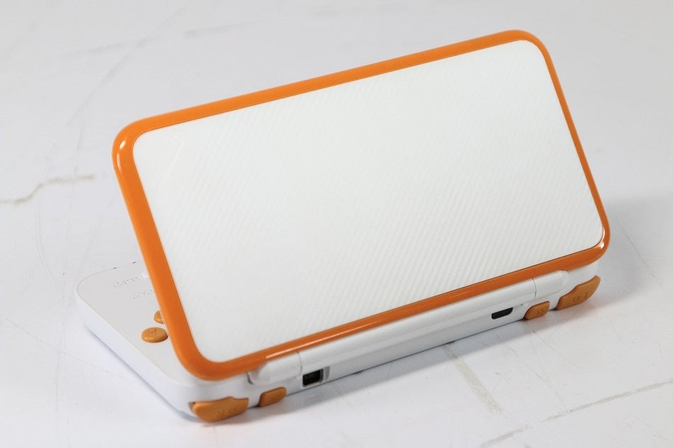 Newニンテンドー2DS LL ホワイト×オレンジ　【中古品】