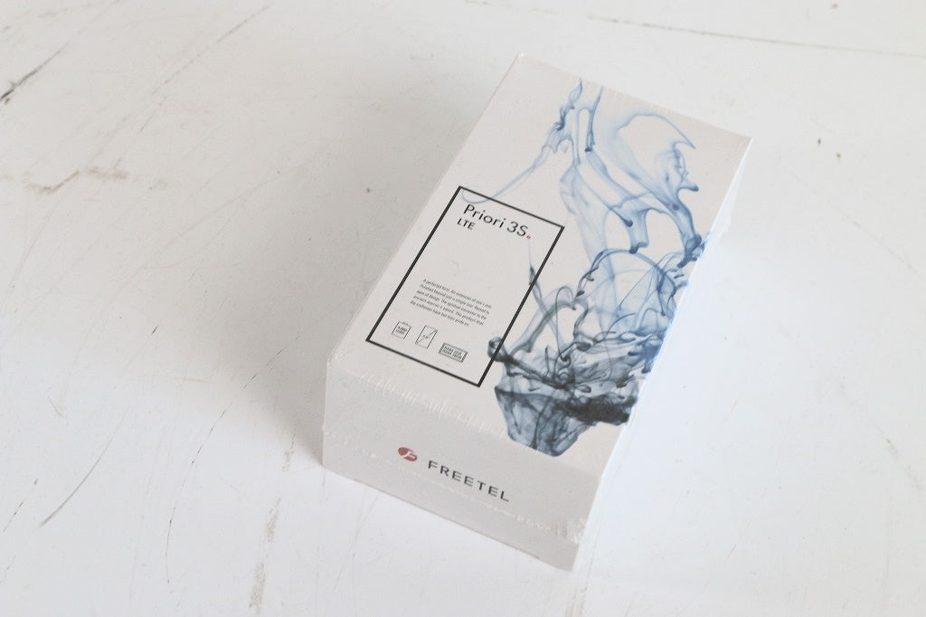 FREETEL Priori3S (ネイビー)　FTJ152B　【中古未開封品】
