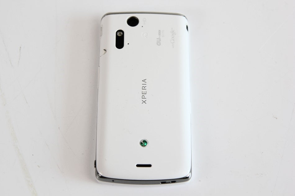 au スマートフォン IS11S by Sony Ericsson ホワイト 白ロム　【中古品】
