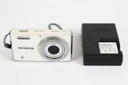 OLYMPUS デジタルカメラ CAMEDIA FE-4000 ホワイト FE-4000 WHT　【中古品】