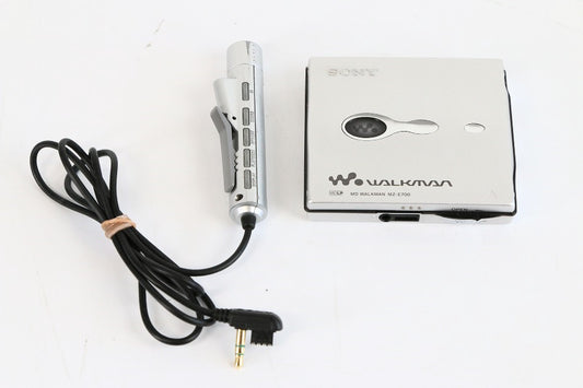 SONY　ソニー　MZ-E700-S　シルバー　ポータブルMDプレーヤー　MDLP対応　（MD再生専用機/MDウォークマン）　【中古品】