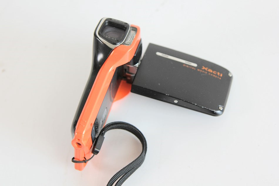 SANYO 防水デジタルムービーカメラ Xacti (ザクティ) DMX-CA8 ブラック DMX-CA8(K)　【中古品】
