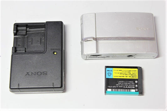 ソニー SONY デジタルカメラ サイバーショット T30 シルバー DSC-T30 S　【中古品】