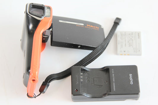 SANYO 防水デジタルムービーカメラ Xacti (ザクティ) DMX-CA8 ブラック DMX-CA8(K)　【中古品】