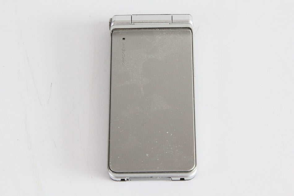 PANASONIC docomo SMART series P-01C Metal Silver　【中古品】
