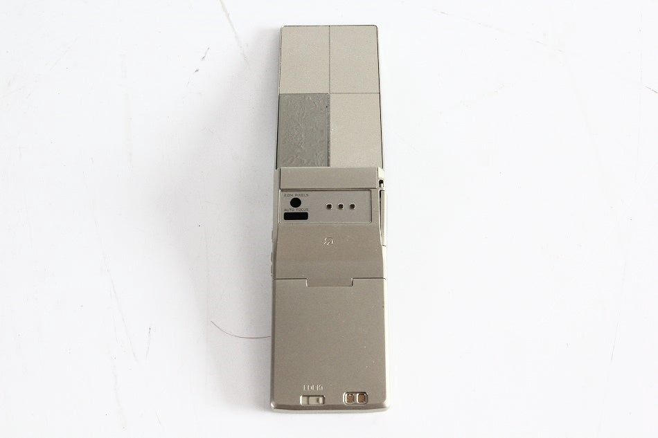富士通 F-04A ゴールド 携帯電話 白ロム ドコモ docomo　【中古品】